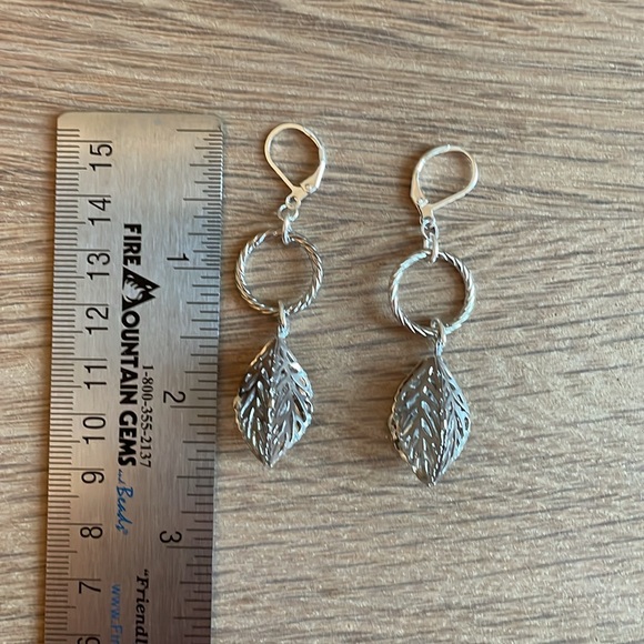 HAND CRAFTED EARRINGS Silver Dangling Leaves Hoop Earrings - Picture 7 of 14